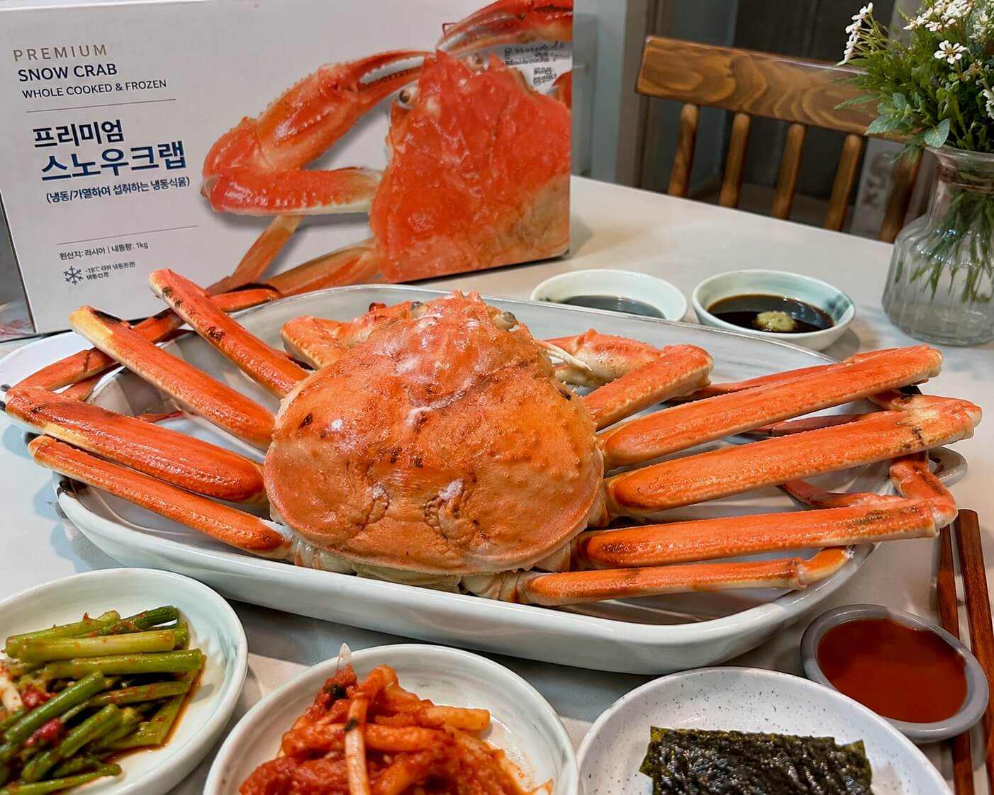 Premium Snow Crab 熟凍雪蟹外盒與整隻擺盤